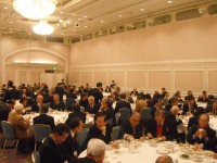 昼食時も貴重な情報交換の場