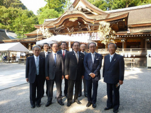 7集合写真（大神神社）